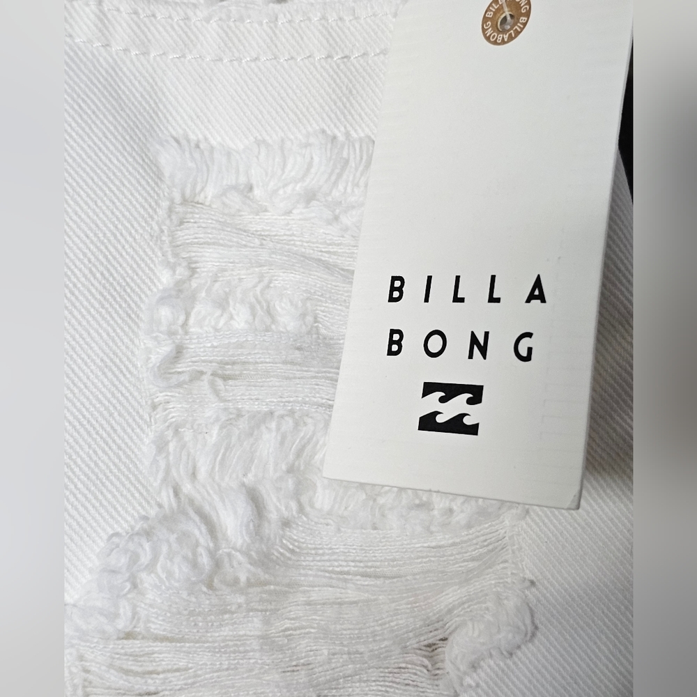 Billabong: White Distressed/Destroyed Jean Shorts NWT!! - Picture 3 of 7